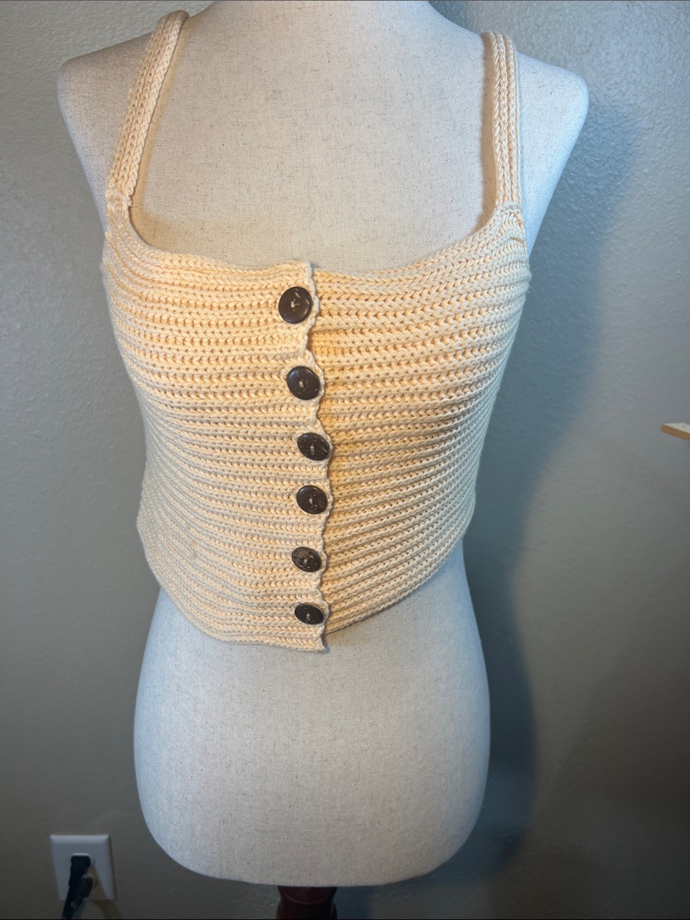 Cream Knit Button-Front Cropped Tank Top